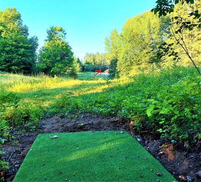 Bondi Cottage Resort, Wolf Tracks, Hole 4 Short tee pad