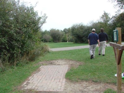 Rogers Lakewood Park, Main course, Hole 17 Tee pad