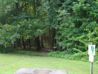 The Blockhouse Disc Golf Country Club, Main course, Hole 2 Tee pad