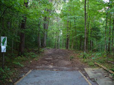 The Blockhouse Disc Golf Country Club, Main course, Hole 7 Tee pad