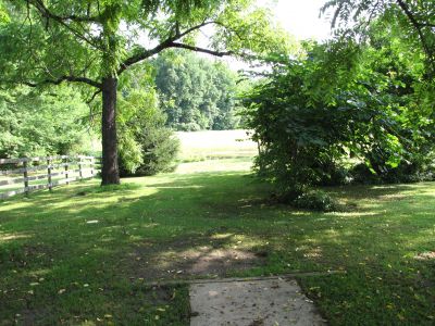 The Blockhouse Disc Golf Country Club, Main course, Hole 1 Tee pad