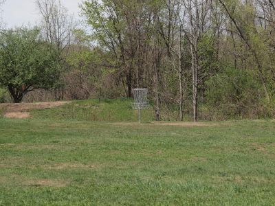 Grand Woods Park, Main course, Hole 10 Midrange approach