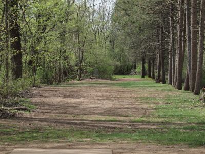 Grand Woods Park, Main course, Hole 8 Tee pad