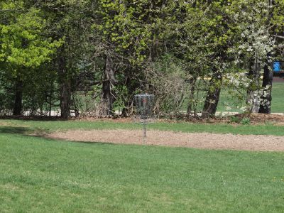 Grand Woods Park, Main course, Hole 18 Short approach