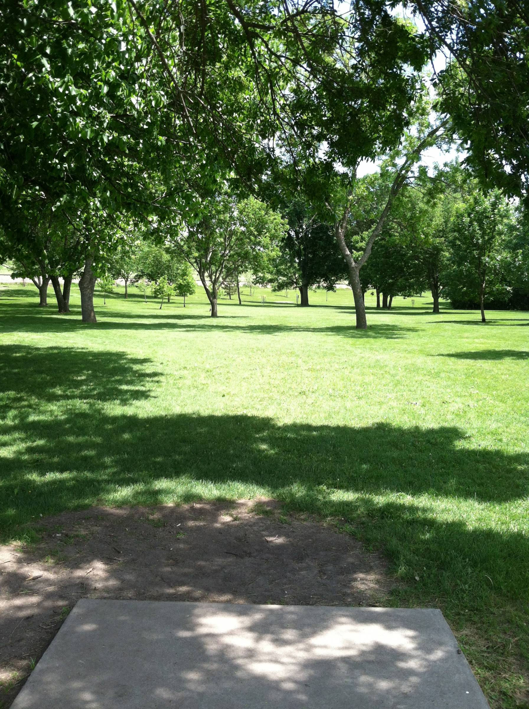 Hole 1 • Watertown Slumberland (Watertown SD) Disc Golf Courses