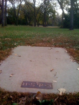 Brown Memorial Park, Main course, Hole 5 Tee pad