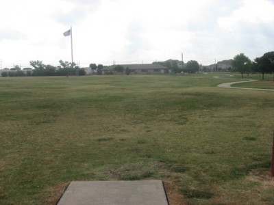 Lenard L. Woods Park, Main course, Hole 17 Tee pad