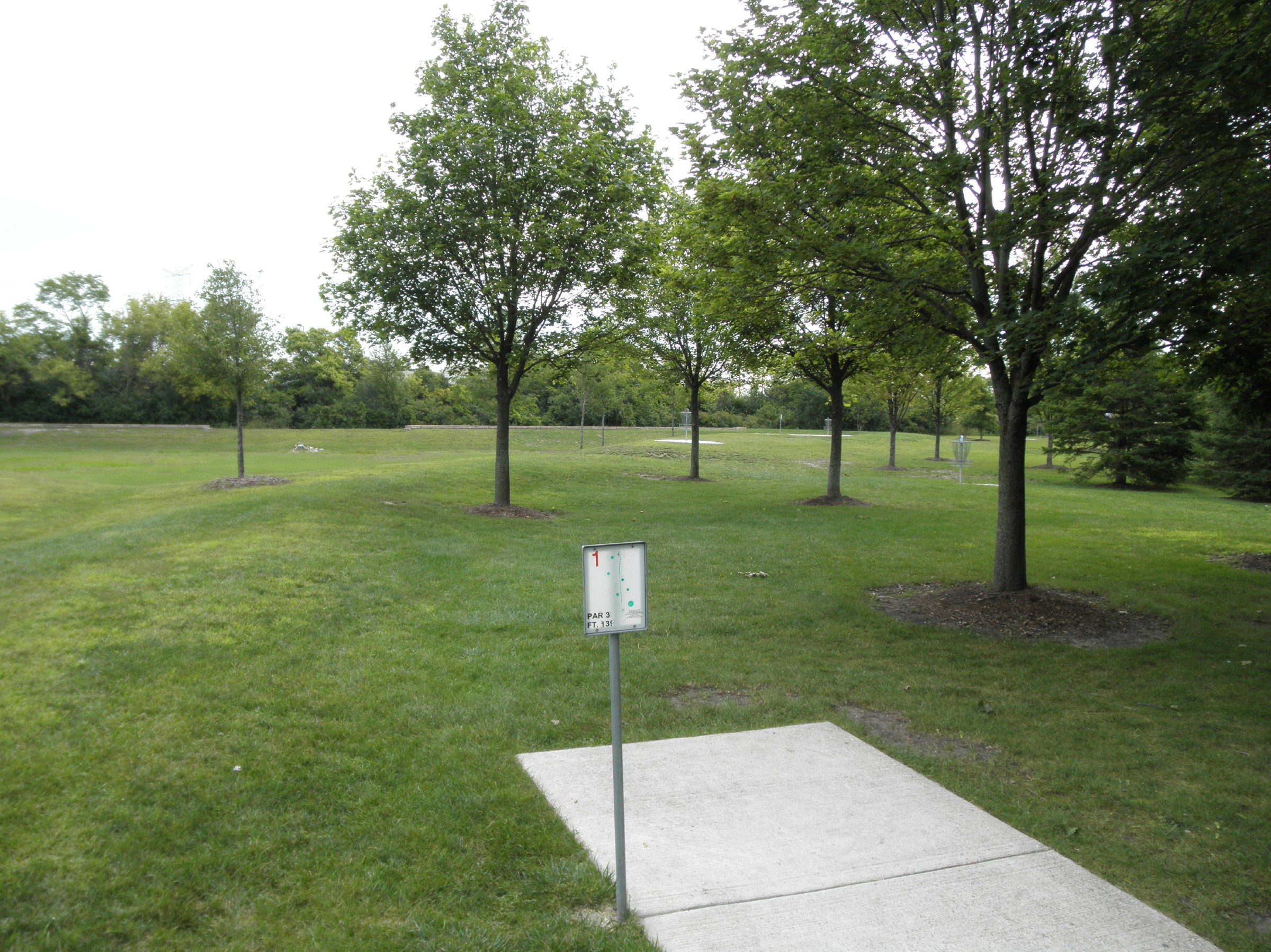 Hole 1 • Twin Creeks Park (Buffalo Grove, IL) Disc Golf Courses
