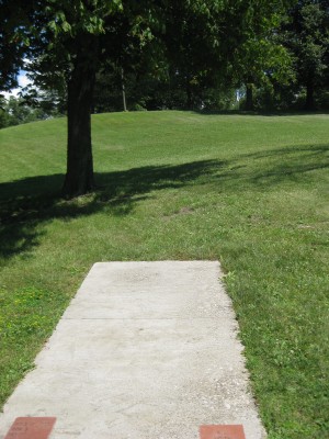 Lake Shore Park, Main course, Hole 17 Short tee pad