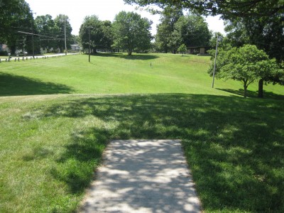 Lake Shore Park, Main course, Hole 15 Short tee pad