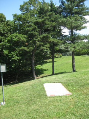 Lake Shore Park, Main course, Hole 2 Short tee pad