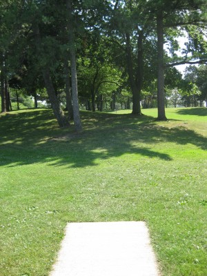 Lake Shore Park, Main course, Hole 8 Short tee pad