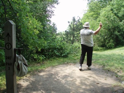 Sims Park, Main course, Hole 1 Tee pad