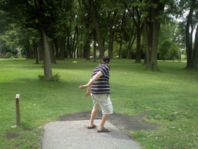 Bassett Creek Park, Main course, Hole 3 Tee pad