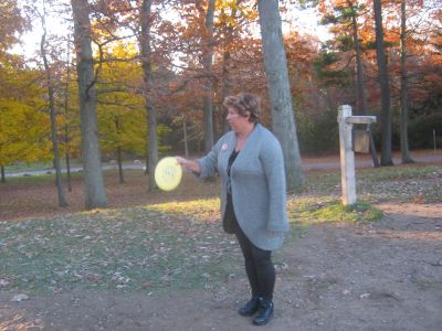 Mohawk DGC, Main course, Hole 1 Tee pad