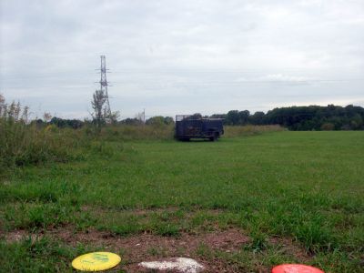 Sunny Valley Campground, Main course, Hole 1 Tee pad