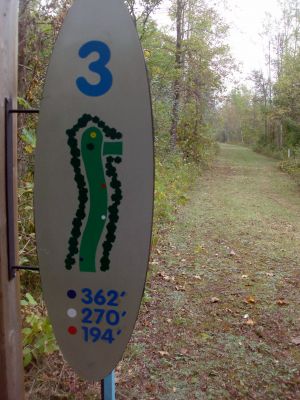 Dreamaker, Main course, Hole 3 Hole sign