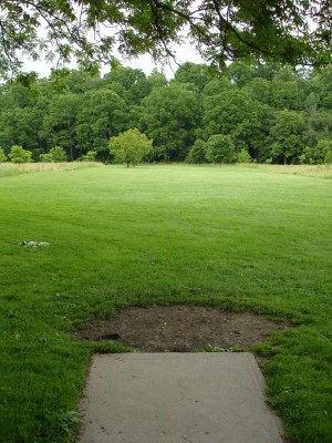 V.A. Barrie Park, Main course, Hole 14 Tee pad