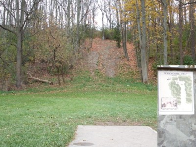 V.A. Barrie Park, Main course, Hole 8 Tee pad