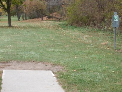 V.A. Barrie Park, Main course, Hole 15 Tee pad