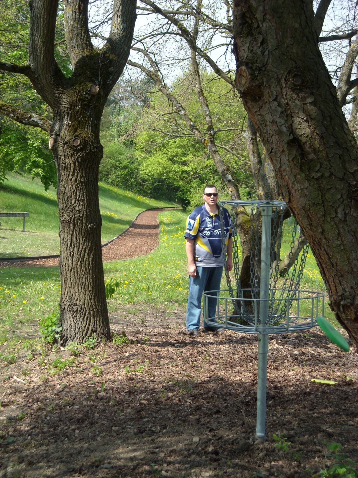 Hole 4 • ZürichHardhof (Zürich, Switzerland) Disc Golf Courses
