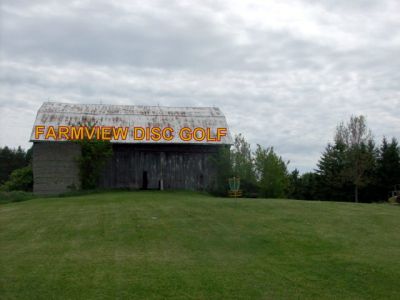 Farmview, Main course, Hole 18 Short tee pad