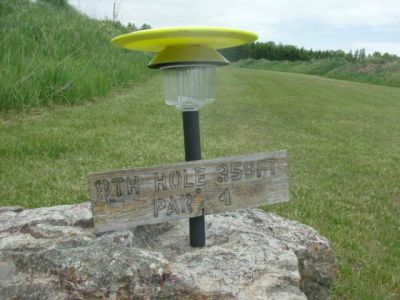 Farmview, Main course, Hole 8 Short tee pad