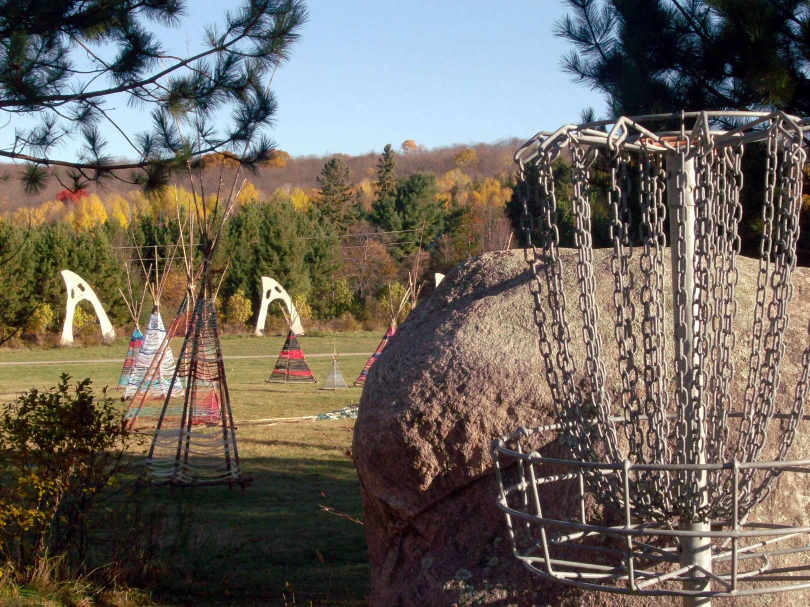 Hole 1 • Screaming Heads (Burks Falls, ON) Disc Golf Courses Disc