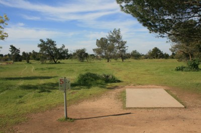 Woodward Legacy DGC, Main course, Hole 5 Short tee pad