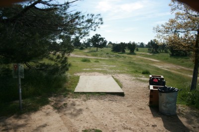 Woodward Legacy DGC, Main course, Hole 9 Short tee pad