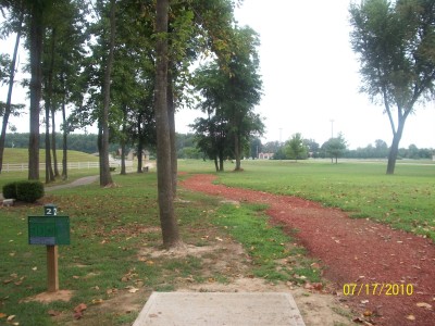 War Memorial Park, Main course, Hole 2 Tee pad