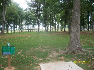 War Memorial Park, Main course, Hole 8 Tee pad