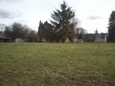 Bentley Field / P.O.M.A.P., Main course, Hole 13 Tee pad