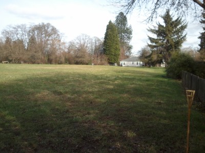 Bentley Field / P.O.M.A.P., Main course, Hole 10 Tee pad