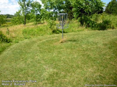 Ixonia Fireman's Park, Main course, Hole 2 Putt