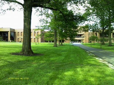 Cuyahoga Community College, Tri C West, Hole 8 Short tee pad