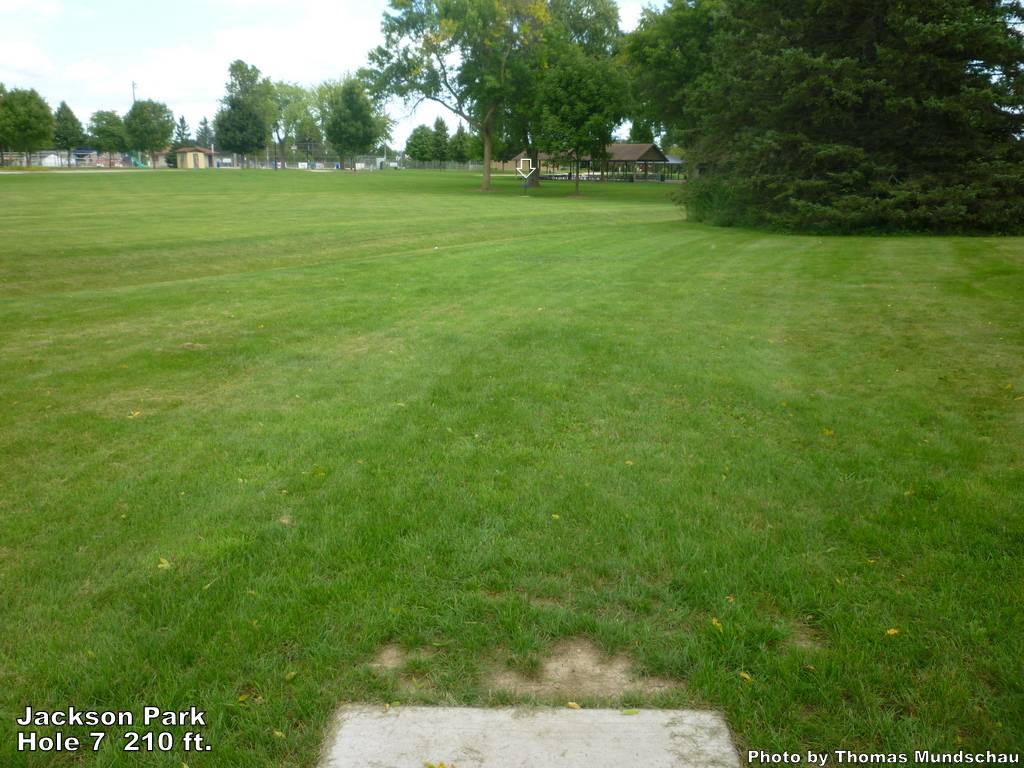 Hole 7 • Jackson Park (Jackson, WI) Disc Golf Courses Disc Golf Scene