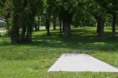 Paradise Point, Woodhenge, Hole 2 Tee pad