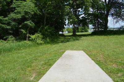 Paradise Point, Woodhenge, Hole 3 Tee pad