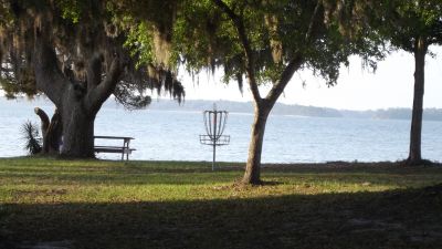 Under The Oaks, Main course, Hole 6 Short approach