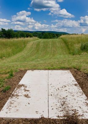 Bernel Road Park, Main course, Hole 7 Tee pad