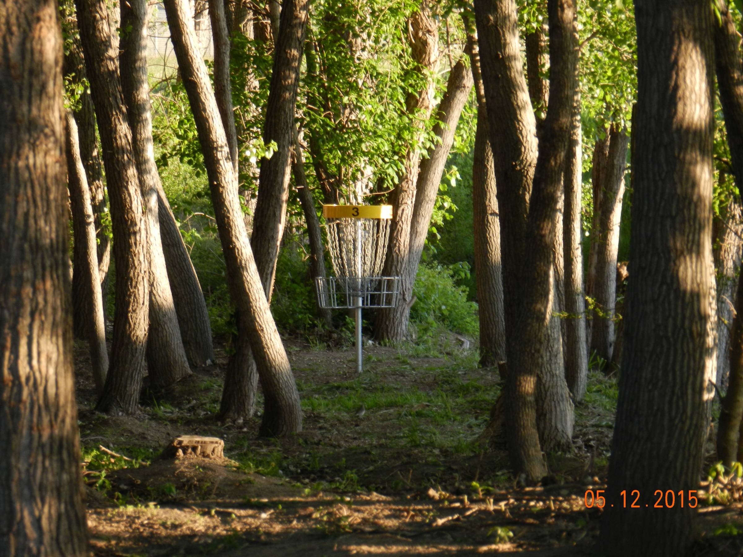 Hole 3 • Airport Park (Concordia, KS) Disc Golf Courses Disc Golf Scene