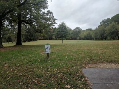 Thompson Park, Main course, Hole 2 Short tee pad