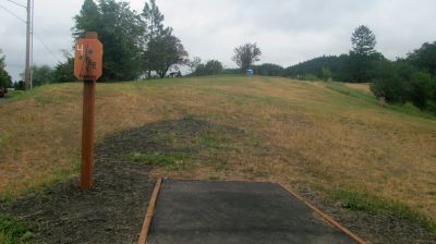 Oakland DGC, Main course, Hole 4 Tee pad