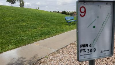 Vista Hills Park, Main course, Hole 9 Tee pad