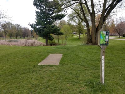 Arboretum-Spiker Park, White Course, Hole 1 Tee pad