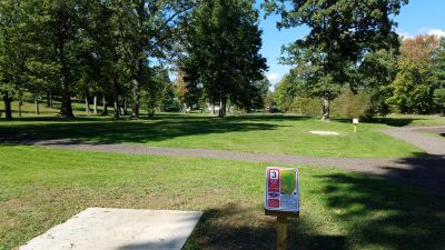 Faircrest Park, WC Griffith DGC, Hole 3 Long tee pad