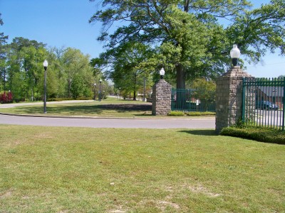 Lake Olmstead Park, Main course, Hole 2 Midrange approach