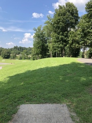 Mike Miller County Park, Main course, Hole 10 Long tee pad