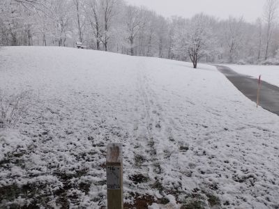 Cascade Township Park, Main course, Hole 16 Tee pad